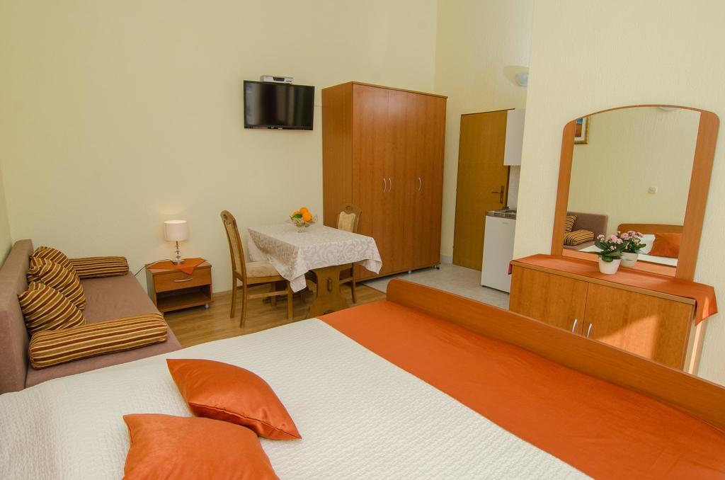Bed & Breakfast Villa Vrgorac โอเรบิก ภายนอก รูปภาพ